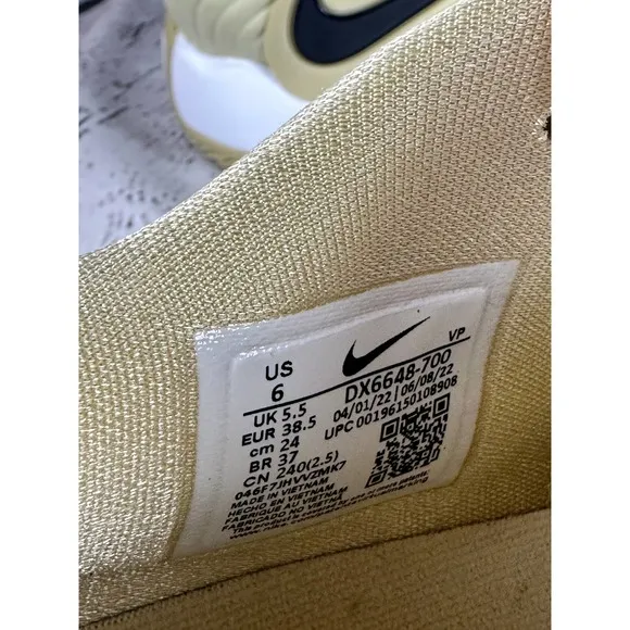Nike KD 15 Mens SZ 6 | Womens SZ 7.5 Gold Team Promo Basketball Shoes Sneakers