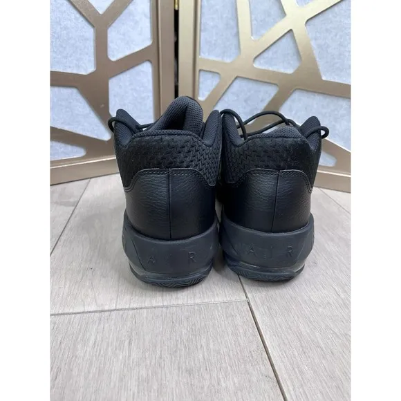 Nike Mens Air Jordan Max Aura 3 Sz 10 Black leather CZ4167 shoes sneakers eu 44