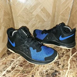 Nike men's Air Versitile 3 black blue basketball shoes size 10.  0502