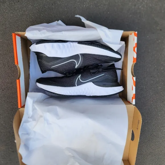 Nike Renew Run Big Kids' Running Shoes In Box | 7Y | NWT