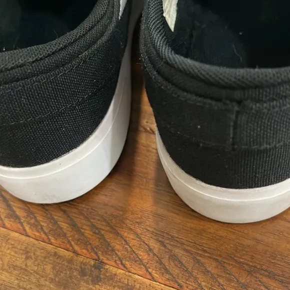 NIKE SB JANOSKI CANVAS SLIP ON SKATEBOARDING SNEAKERS BLACK  sz 5Y = 6.5 WOMENS