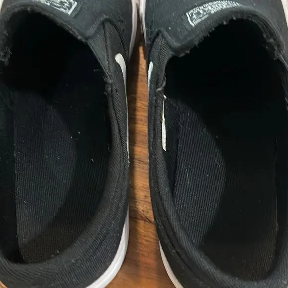 NIKE SB JANOSKI CANVAS SLIP ON SKATEBOARDING SNEAKERS BLACK  sz 5Y = 6.5 WOMENS