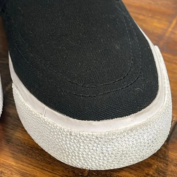 NIKE SB JANOSKI CANVAS SLIP ON SKATEBOARDING SNEAKERS BLACK  sz 5Y = 6.5 WOMENS