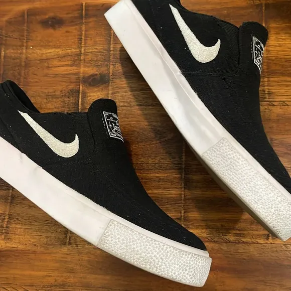 NIKE SB JANOSKI CANVAS SLIP ON SKATEBOARDING SNEAKERS BLACK  sz 5Y = 6.5 WOMENS