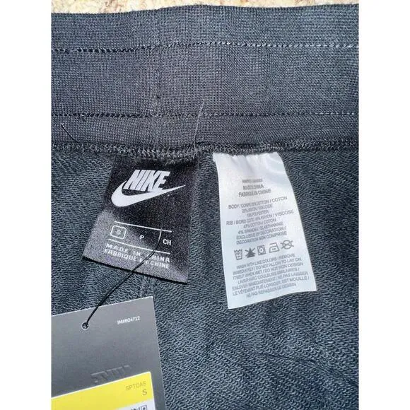 Nike Sportswear Hiker Alumni Bearded Guy Black Shorts