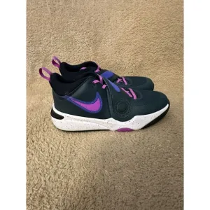 Nike Team Hustle D11 Multicolor Shoes Sneakers DV8996-300 Youth Size 7 Women’s 9