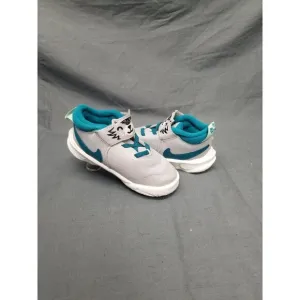 Nike Toddler Team Hustle D 10 LIL Sneakers White Gray Slip  On Size 10 NEW IN BO
