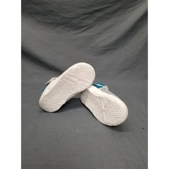Nike Toddler Team Hustle D 10 LIL Sneakers White Gray Slip  On Size 10 NEW IN BO
