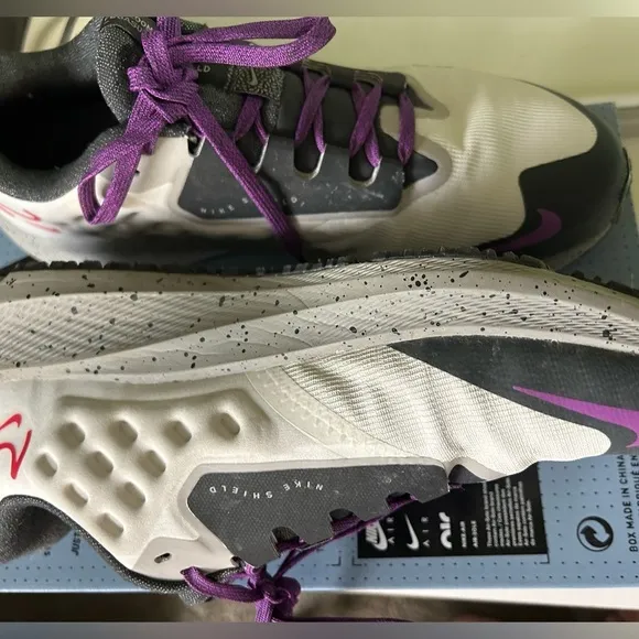Nike Women’s Air Zoom Pegasus 39 Shield Size 8.5 Winter Running Shoes