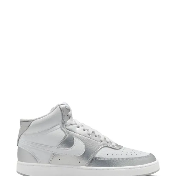 Nike Women's White and Silver Sneakers Size 8.5