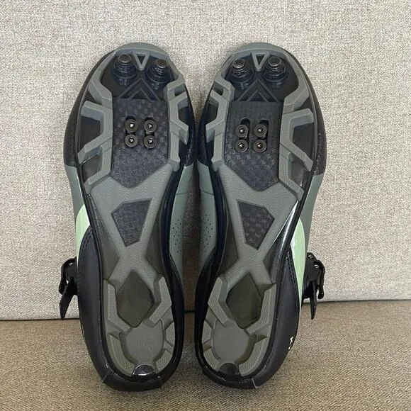 NWB Kyedoo Mountain Bike Shoes Mens Cycling Shoes Size 41