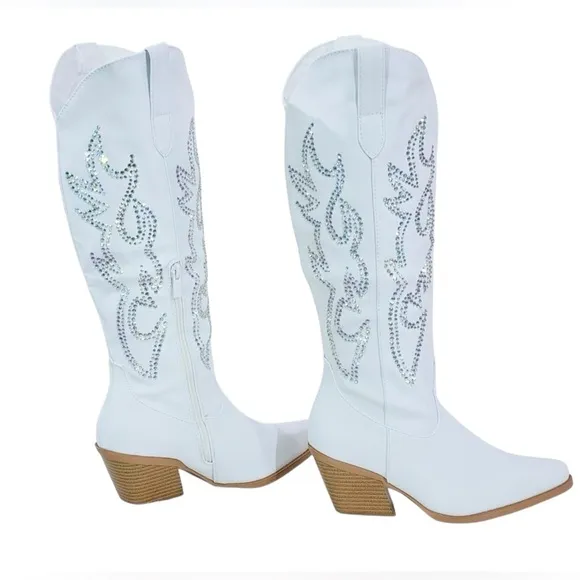 NWB White and Rhinestone Tall Cowgirl Cowboy Boots 7.5