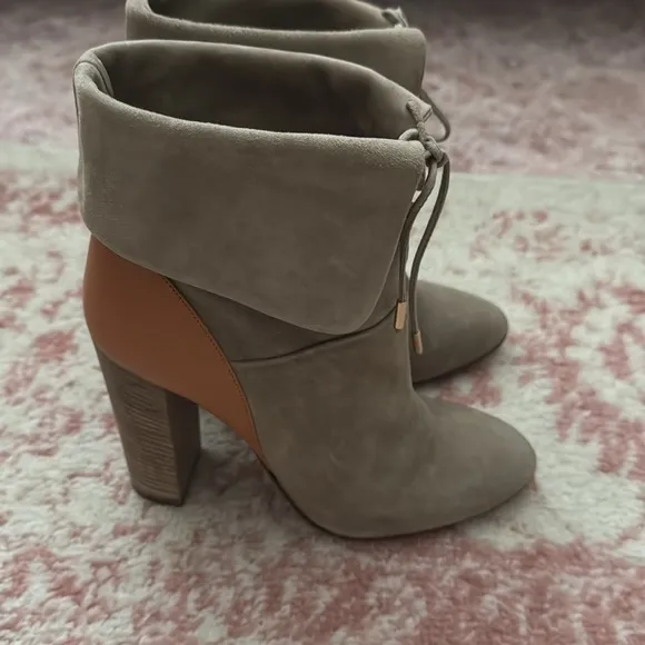 NWOB - Aquazurra Tan suede short boots. Size 40IT Made in Italy Duster incl