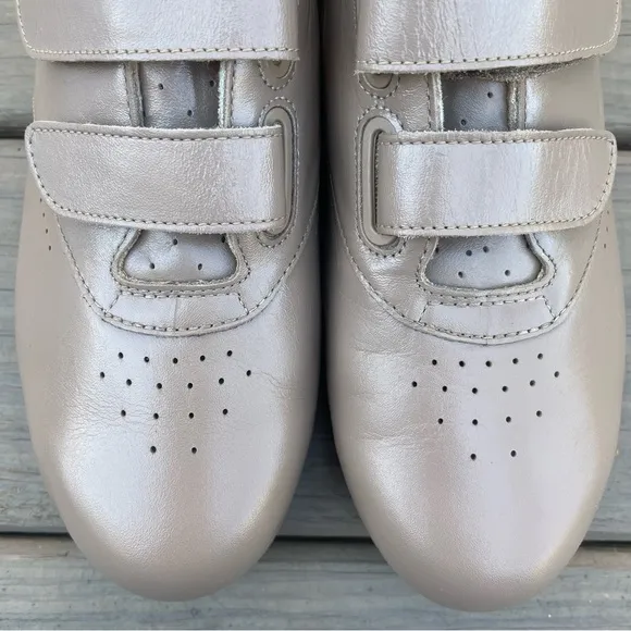 NWOB SAS Tripad Comfort Me Too Mocha Walking Shoes size 10 M