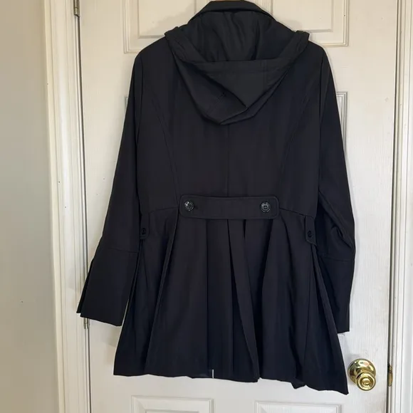 NWOT CK Women’s Black Spring Jacket Size Large Trench Coat Raincoat