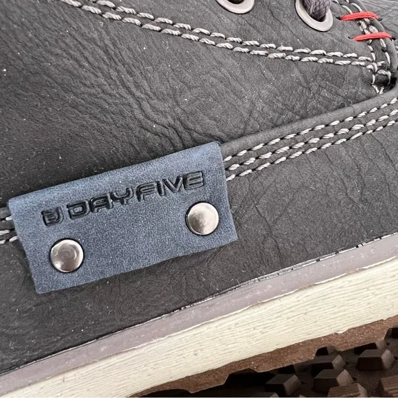 NWOT. Day Five Mervin - Men's Casual Mid Top Lifestyle Sneaker Shoes