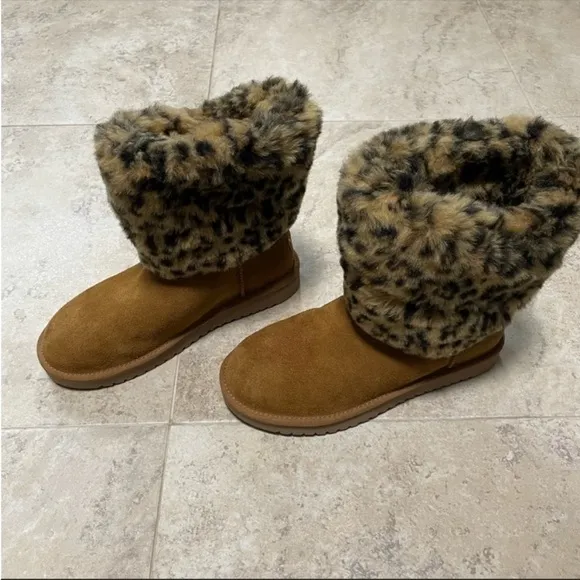 NWOT Koolaburra by UGG Dezi short cheeta sherpa lining boots. Size 6.