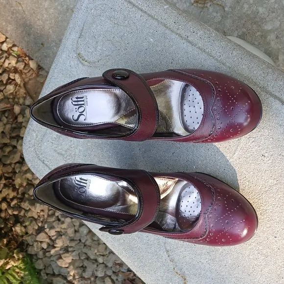 NWOT SOFFT Elegant Burgundy Mary Jane Heels sz 9.5