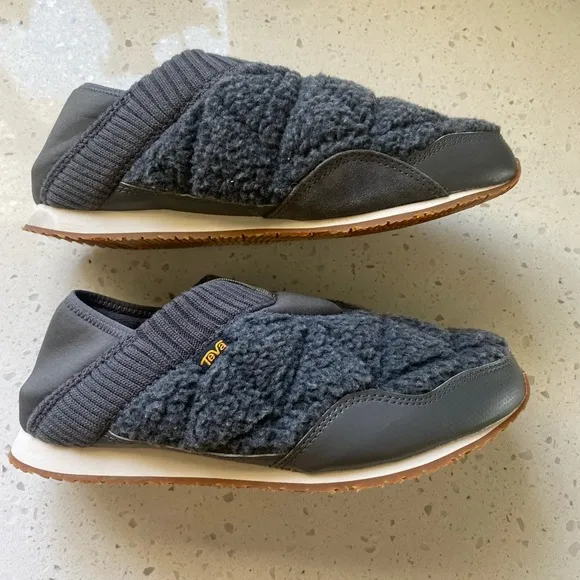 NWOT Teva Women's Ember Moc Shearling Shoes