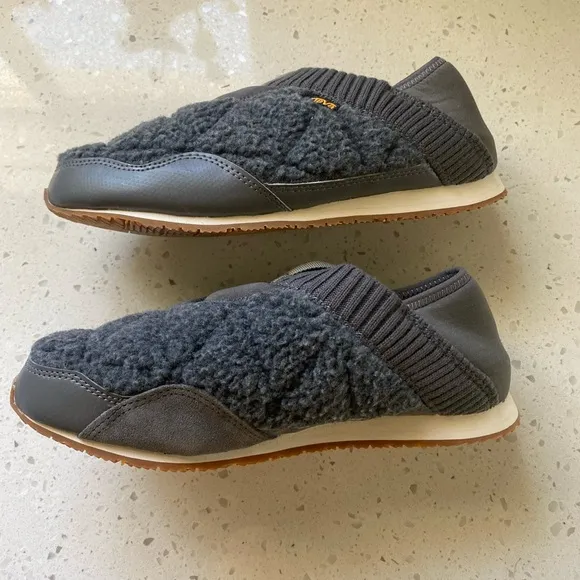 NWOT Teva Women's Ember Moc Shearling Shoes