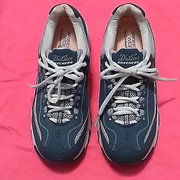 NWOT Women's Skechers D'LITES blue shoes size 7.5