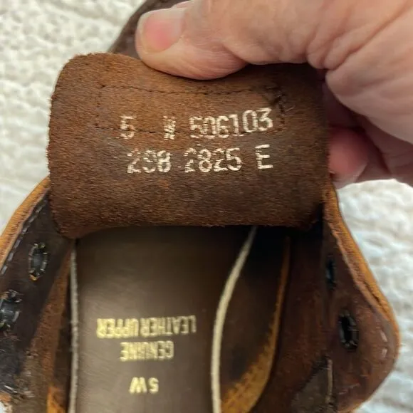NWOT Eastland Leather Shoes Size 5W
