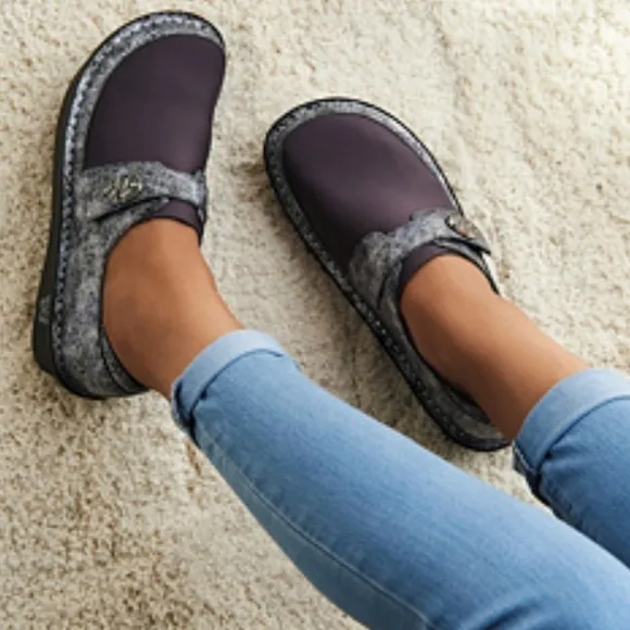 NWT Alegria Leather Slip-on shoes