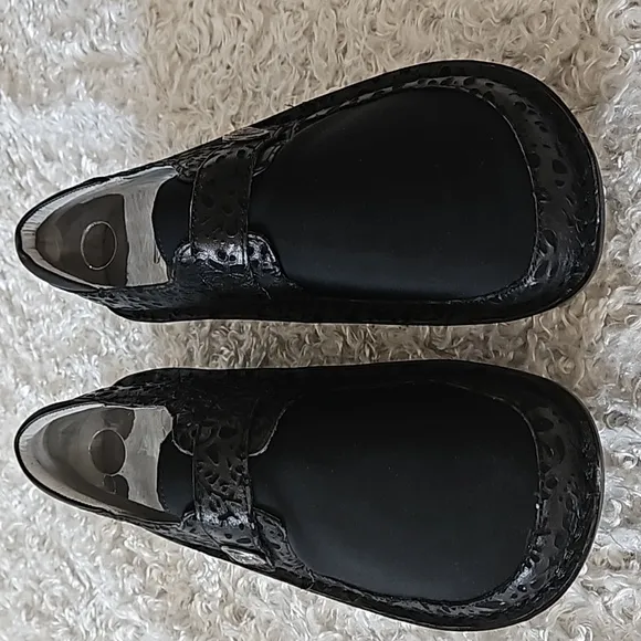 NWT Alegria Leather Slip-on shoes