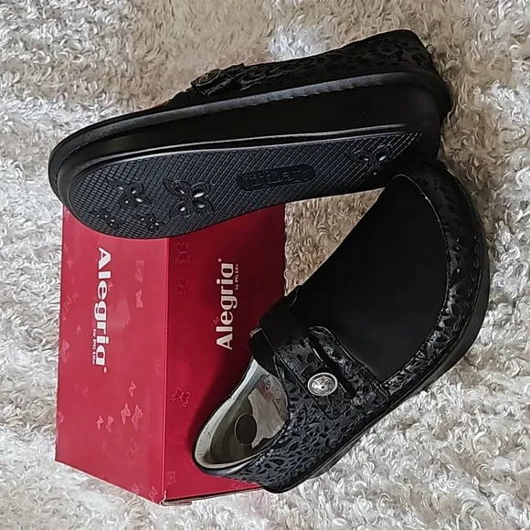 NWT Alegria Leather Slip-on shoes