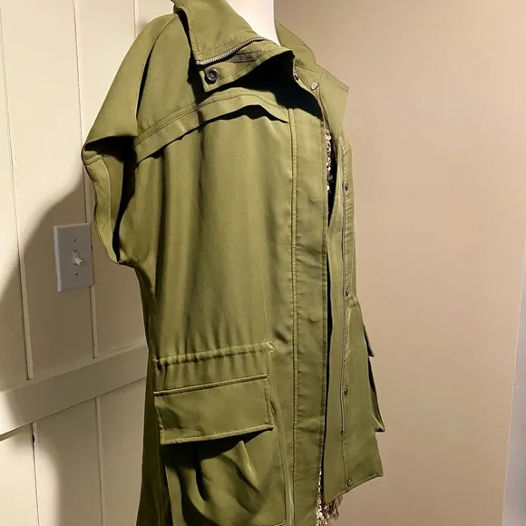 NWT Alice &amp; Olivia army green oversized vest