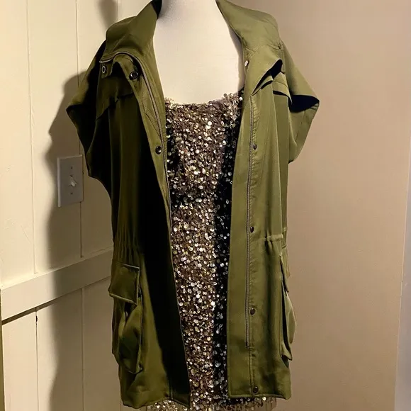 NWT Alice &amp; Olivia army green oversized vest