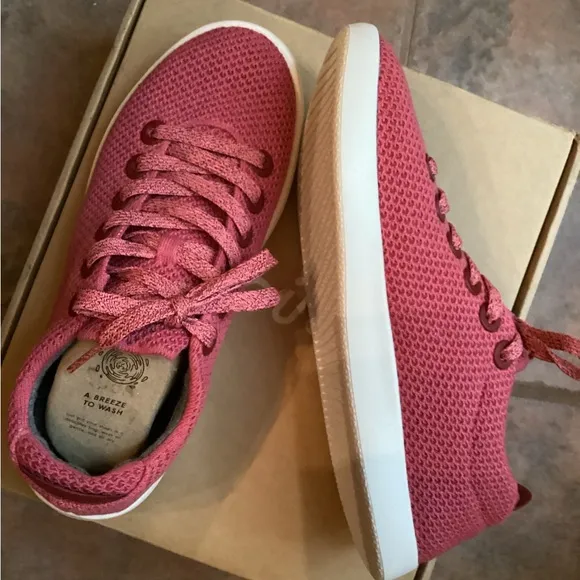 NWT ALLBIRDS TREE PIPER - LUX PINK / WHITE SOLE - super comfy and washable!