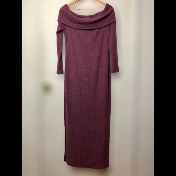 NWT Burgundy Ribbed Dress by Love In Size L