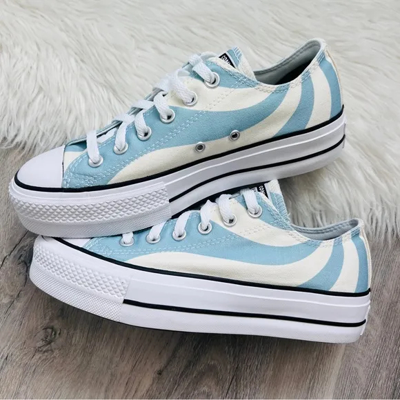 NWT Converse Chuck Taylor All Star Lift Platform Women’s Shoes
