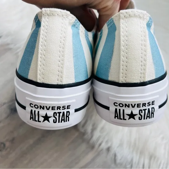 NWT Converse Chuck Taylor All Star Lift Platform Women’s Shoes