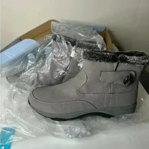 NWT EASY SPIRIT Gray Short boots with side zipper. Size 10M