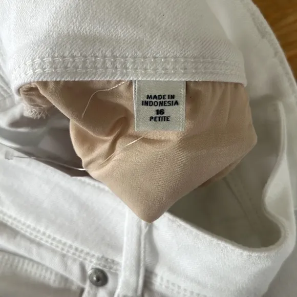 Nwt J. Jill Authentic Fit Jean Shorts Elastic Back Waist White 16P