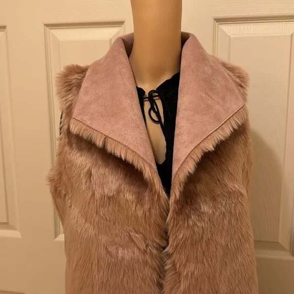 NWT LOFT Reversible Faux Suede Fur Vest Size Medium/ Large