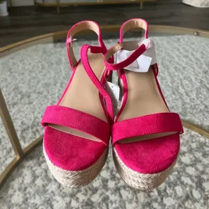 NWT MSRP $125 Banana Republic Platform Strappy Espadrille Rose Pink, Size 8