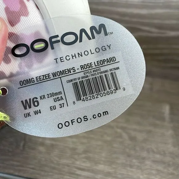 NWT Oofos Oomg Eezee Women’s Size 6 Rose Leopard Slip On Comfort Shoes