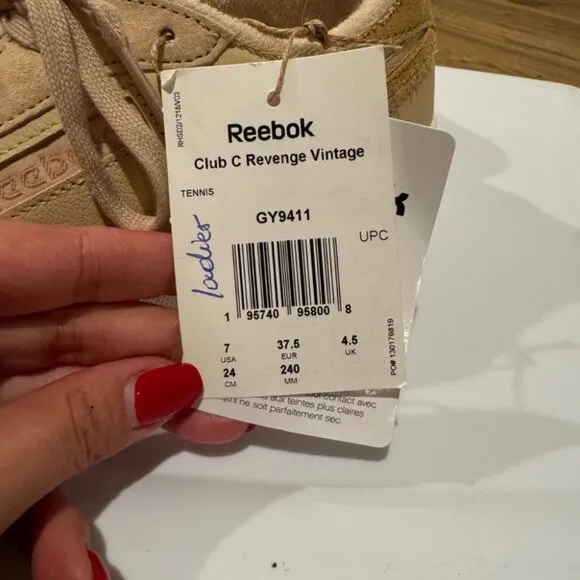 NWT Reebok Club C Revenge Vintage Sneakers - Ladies Size 7 - Weabei/Trubei/Chalk