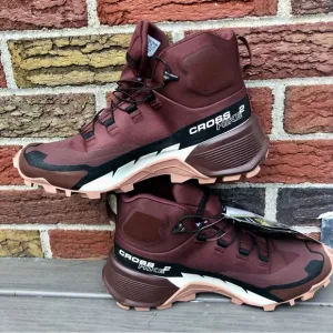 NWT SALOMON  Sneakers 7 size