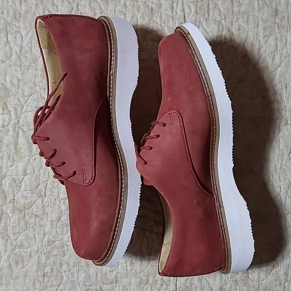 NWT Samuel Hubbard Free Rust Nubuck  Comfort Shoe's Vibram Sole Size 7 Women's