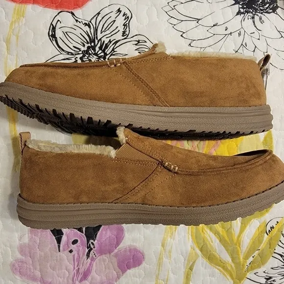 NWT Skechers Melson Slip On Shoes