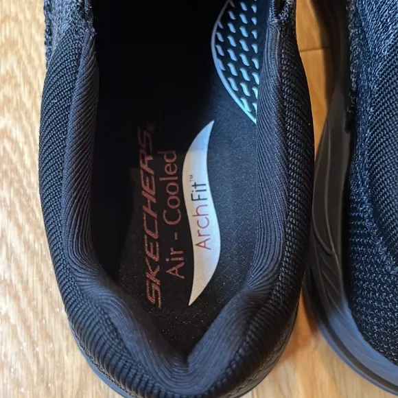 NWT Skechers Mens arch fit Motey Vaseo gray black slip on shoe 12