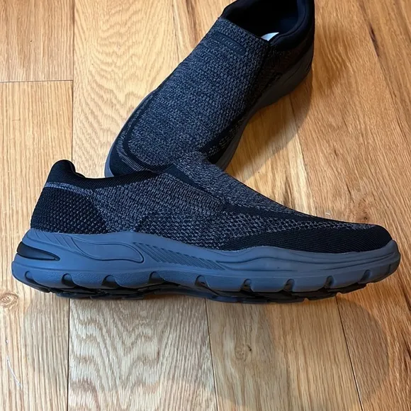 NWT Skechers Mens arch fit Motey Vaseo gray black slip on shoe 12