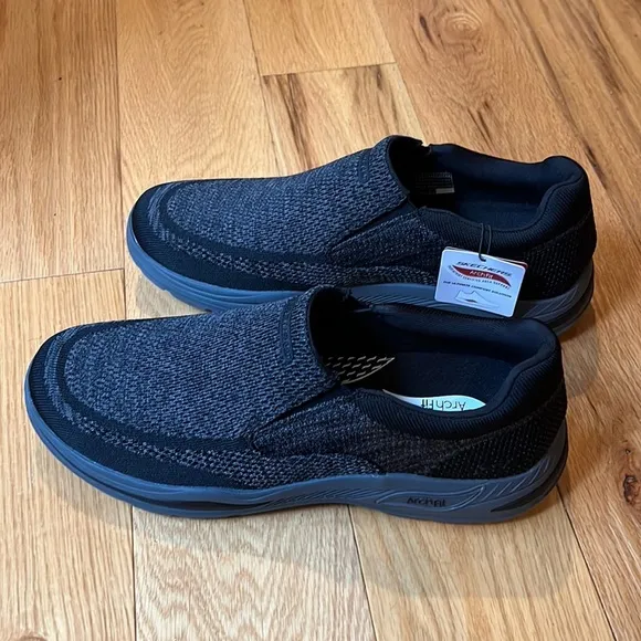 NWT Skechers Mens arch fit Motey Vaseo gray black slip on shoe 12