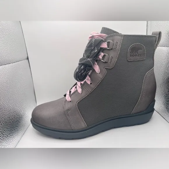 NWT Sorel Evie II wedge boots, gray/pink size 9