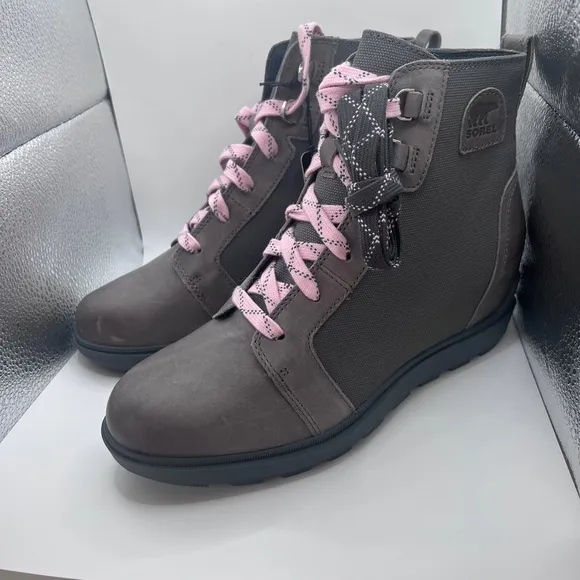 NWT Sorel Evie II wedge boots, gray/pink size 9