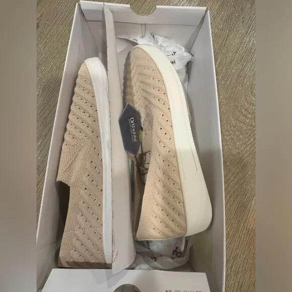 NWT. Ortholite comfort / soma slip ons